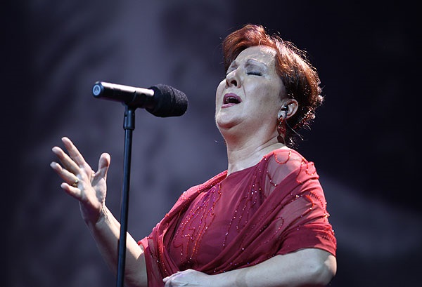 carmen linares cantando