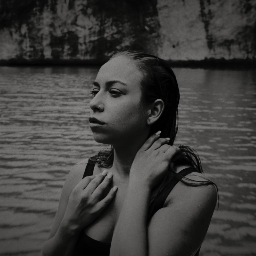 ‘Alma no salgas del cuerpo’, lo nuevo de María&nbsp;Terremoto